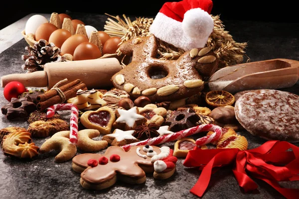 Galletas Nueces Pan Jengibre Concepto Panadería Navidad Galletas Navidad — Foto de Stock