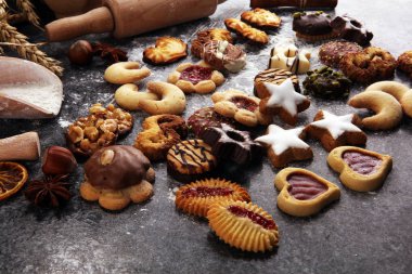 tanımlama bilgileri, fındık ve gingerbread bir Noel ekmek kavram. Xmas tanımlama bilgileri.