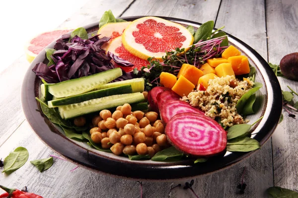 Cuenco Buda Concepto Una Dieta Saludable Garbanzos Ensalada Remolacha Calabaza —  Fotos de Stock