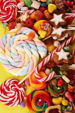 jöle ve şeker ile şekerler. renkli dizi farklı childs tatlılar ve muamele etmek