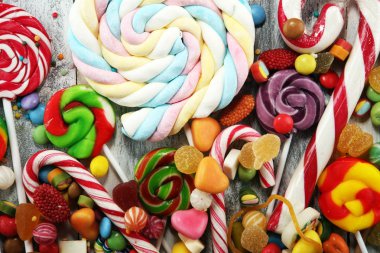 jöle ve şeker ile şekerler. renkli dizi farklı childs tatlılar ve muamele etmek