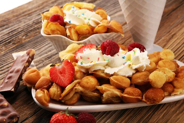 Hong Kong Style Egg Waffle Bubble Waffle Sundae Ice Cream — Stock Photo, Image