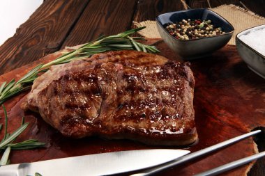 Barbekü kaburga eti. Kara Angus Başbakan eti biftek pala, Striploin, kaburga, bonfile fileto mignon