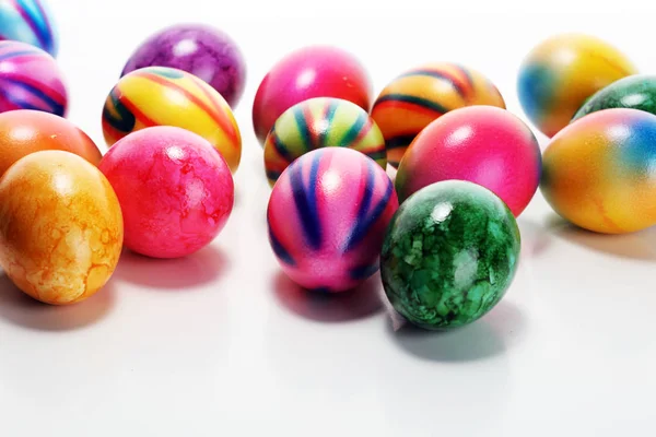 Satır Tablo Easter Yumurta Renkli Paskalya Dekorasyon — Stok fotoğraf