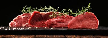 Biftek ham. Barbekü kaburga eti, yaşlı Wagyu ekşili kuru. Çeşitli ham Kara Angus Başbakan eti biftek pala, Striploin, kaburga, bonfile fileto mignon