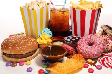Sağlıksız ürünler. Yemek vücut, deri, kalp ve dişler için kötüdür. Fast karbonhidrat besin çeşitleri. 