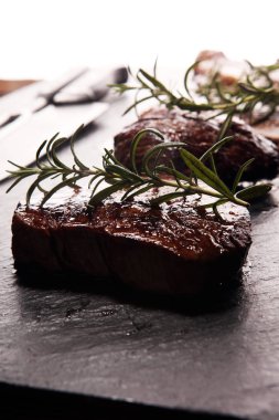 Barbekü kaburga eti. Kara Angus Başbakan eti biftek pala, Striploin, kaburga, bonfile fileto mignon