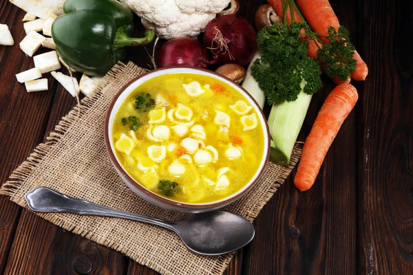 Soupe Claire Avec Poulet Nouilles Bouillon Aux Carottes Oignons Divers — Photo