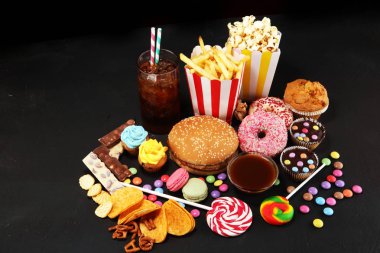 Sağlıksız ürünler. Yemek vücut, deri, kalp ve dişler için kötüdür. Fast karbonhidrat besin çeşitleri. 