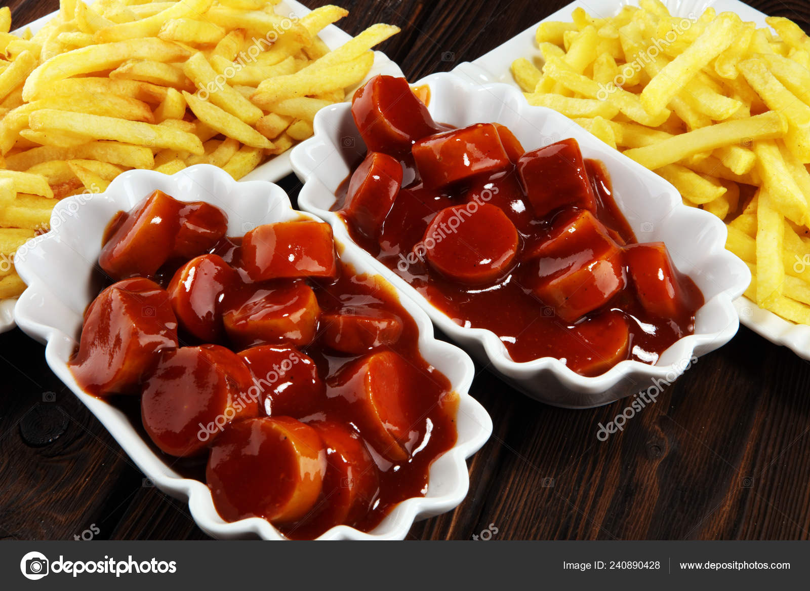 Currywurst Mit Pommes Traditionelles Deutsches Essen Mit Wurstchen Und Curry Stockfotografie Lizenzfreie Fotos C Beats1 240890428 Depositphotos