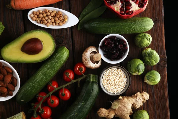 Sağlıklı gıda seçimi yeme temiz. meyve, sebze, tohum, superfood, tahıllar, yaprak sebze. Vejetaryen veya vegan gıda