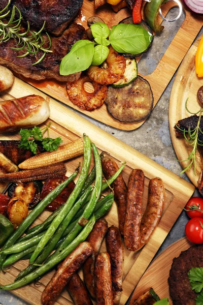 Assorted Delicious Grilled Meat Vegetable Herbs Rustic Table — Stock Photo, Image