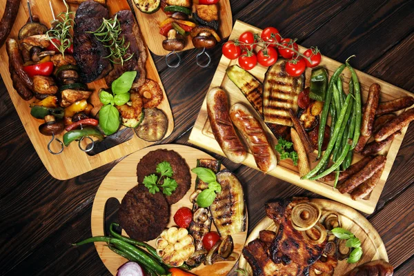 Assorted Delicious Grilled Meat Vegetable Herbs Rustic Table — Stock Photo, Image