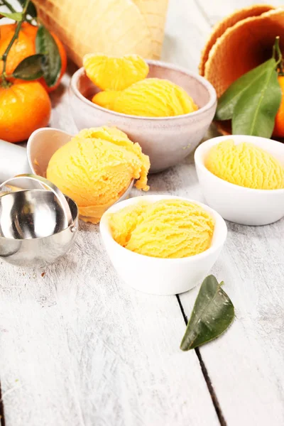 Una Cucharada Helado Naranja Mandarina Delicioso Set Helado Con Cucharada — Foto de Stock