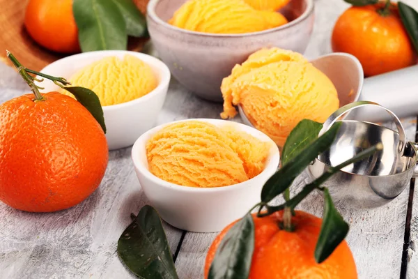 Tangarine 오렌지 아이스크림 아이스크림 국자와 — 스톡 사진