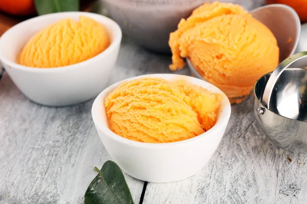 Kugel Tangarine Orange Eis Leckeres Eis Set Mit Cremiger Kugel — Stockfoto