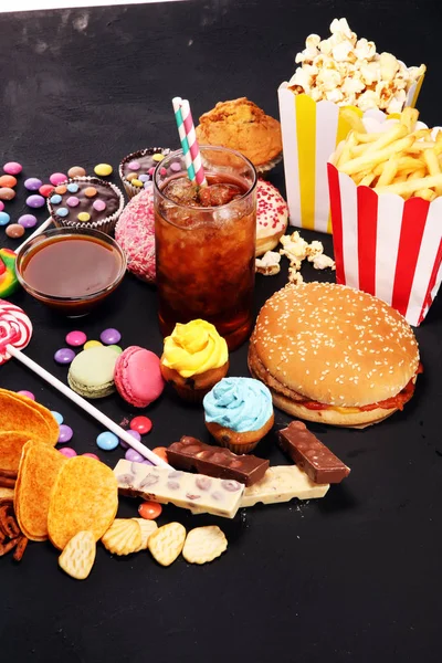 Sağlıksız ürünler. yemek vücut, deri, kalp ve dişler için kötüdür..