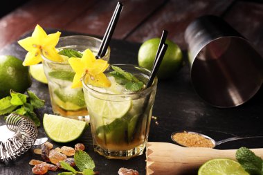 Limon meyve kireç Caipirinha Brezilya'nın masada