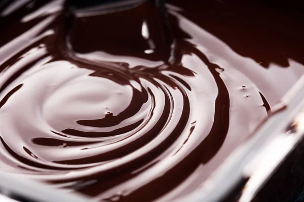 Chocolat fondant, délicieux chocolat fondu pour prali fait main — Photo