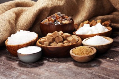 Şeker, kahverengi şeker ve beyaz rustik ahşap t türleri