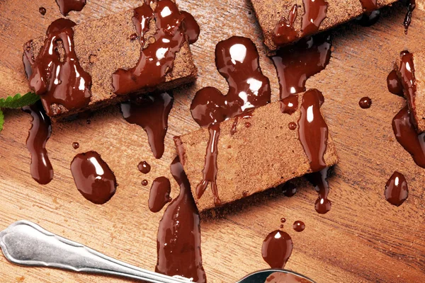 Brownie-Dessert. Kuchen Schokolade Brownies auf Holz Hintergrund wi — Stockfoto