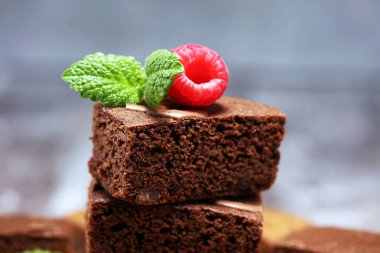 Çikolatalı browni kek tatlı Ahududu ve baharat üzerine bir ru