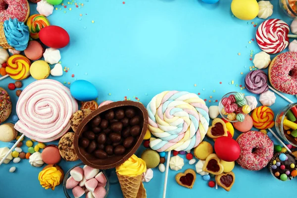 Velikonoční cukrovinky s želé a cukru. barevné spektrum různých — Stock fotografie