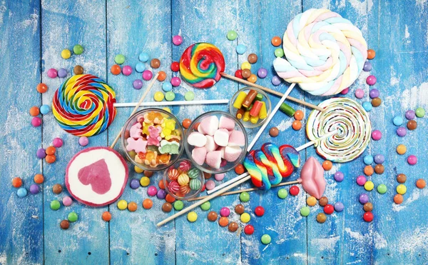 젤리와 설탕은 사탕 다른 차일의 다채로운 배열 — 스톡 사진