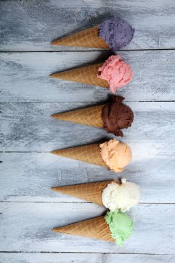 çilek ile farklı renk ve tatlar dondurma kepçe, 