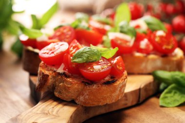 Geleneksel İtalyan meze Bruschetta meze ile kiraz t