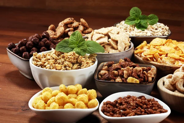 Cereal. Bowls of various cereals for breakfast. Muesli with kids — Stock Photo, Image