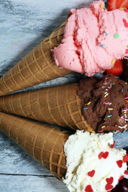 çilek ile farklı renk ve tatlar dondurma kepçe, 