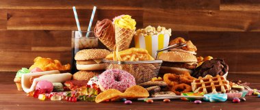 Sağlıksız ürünler. yemek vücut, deri, kalp ve dişler için kötüdür..