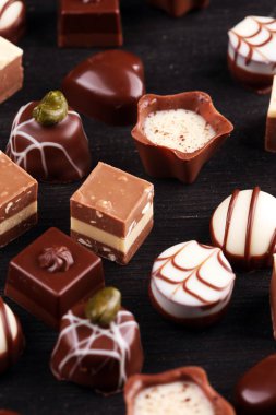 bir sürü değişik çikolatalı pralin, Belçikalı şekerleme gourm