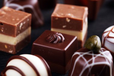 bir sürü değişik çikolatalı pralin, Belçikalı şekerleme gourm