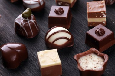 bir sürü değişik çikolatalı pralin, Belçikalı şekerleme gourm