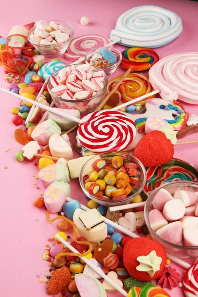 Bonbons mit Gelee und Zucker. Bunte Palette unterschiedlicher Kinder — Stockfoto