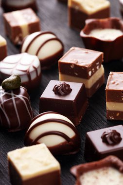 bir sürü değişik çikolatalı pralin, Belçikalı şekerleme gourm