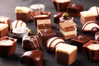 bir sürü değişik çikolatalı pralin, Belçikalı şekerleme gourm