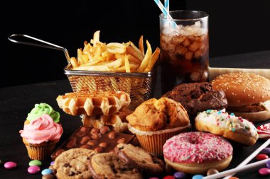 Sağlıksız ürünler. yemek vücut, deri, kalp ve dişler için kötüdür..