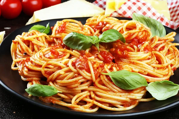 Lezzetli spagetti Bolognaise veya Bolonya lezzetli tabak — Stok fotoğraf