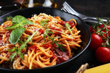 Lezzetli spagetti Bolognaise veya Bolonya lezzetli tabak
