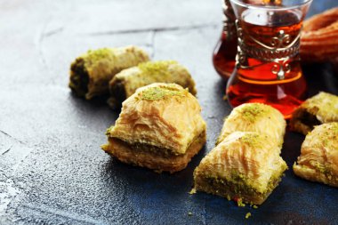 Masada Baklava var. Orta doğu ya da Arap yemekleri. Türk Dili