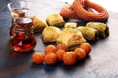 Masada Baklava var. Orta doğu ya da Arap yemekleri. Türk Dili