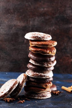 Lebkuchen ve Aachener Yazdır gibi tipik Alman Gingerbreads