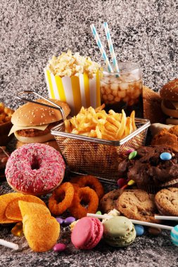 Sağlıksız ürünler. yemek vücut, deri, kalp ve dişler için kötüdür..