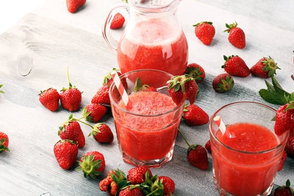 Vaso Jugo Fresa Dulce Fresas Frescas Mesa Concepto Alimentos Bebidas —  Fotos de Stock