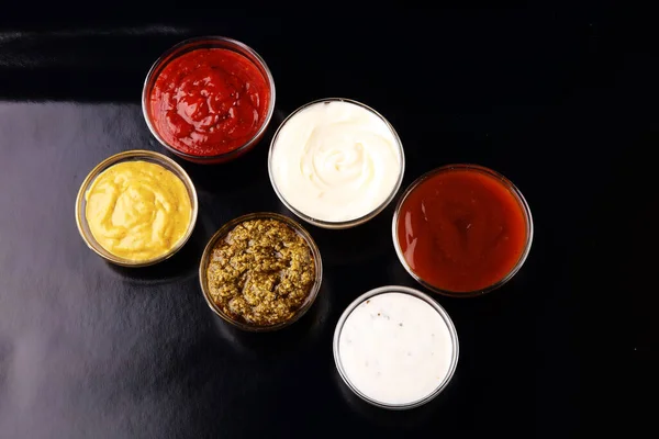 Surtido Salsas Set Salsas Variadas Cuencos Con Ketchup Mayonesa Pesto — Foto de Stock