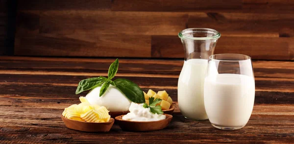 Молочні Продукти Смачні Здорові Молочні Продукти Столі Моцарела Мисці Сирній — стокове фото