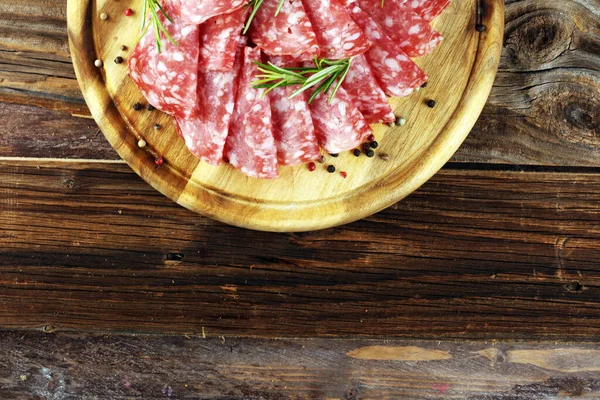 Salame Fette Sottili Delizioso Salame Rustico Snack — Foto Stock